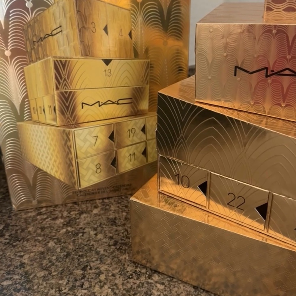 MAC Gold Box Set - Picture 2 of 2